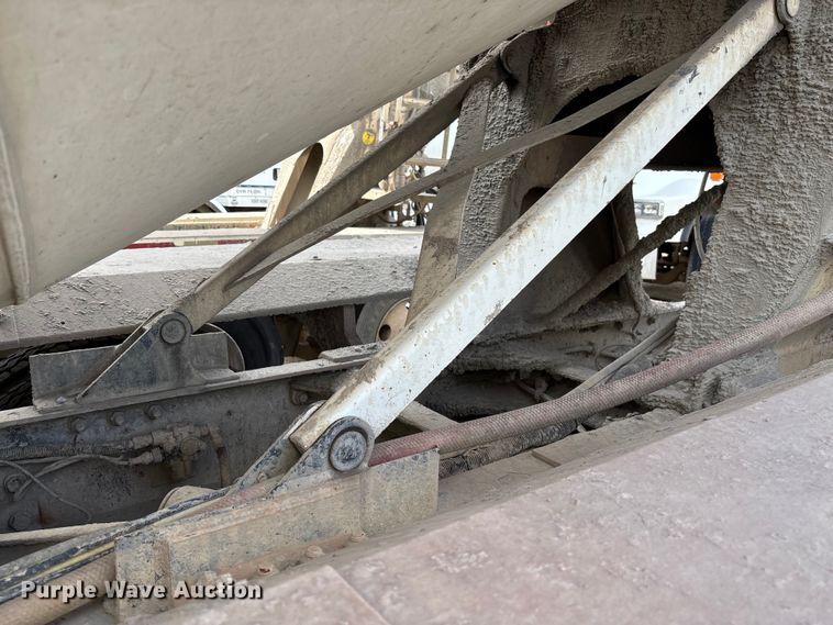 image for item FB3278 2004 Kenworth T800 ready mix truck