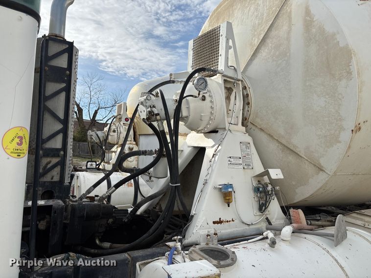 image for item FB3278 2004 Kenworth T800 ready mix truck