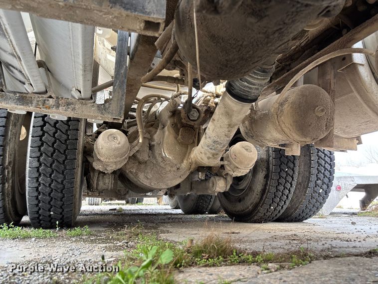 image for item FB3278 2004 Kenworth T800 ready mix truck