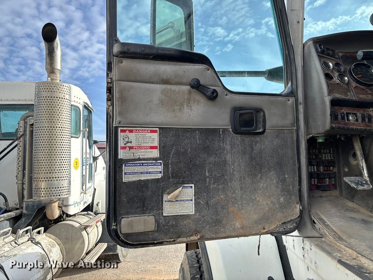 image for item FB3278 2004 Kenworth T800 ready mix truck
