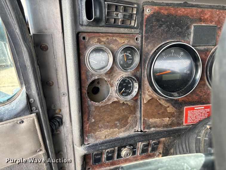 image for item FB3278 2004 Kenworth T800 ready mix truck