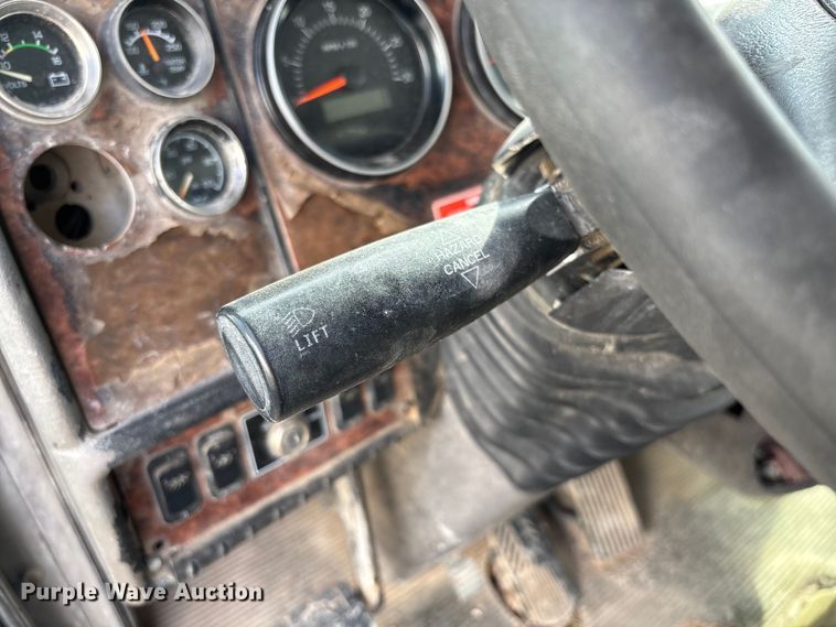 image for item FB3278 2004 Kenworth T800 ready mix truck