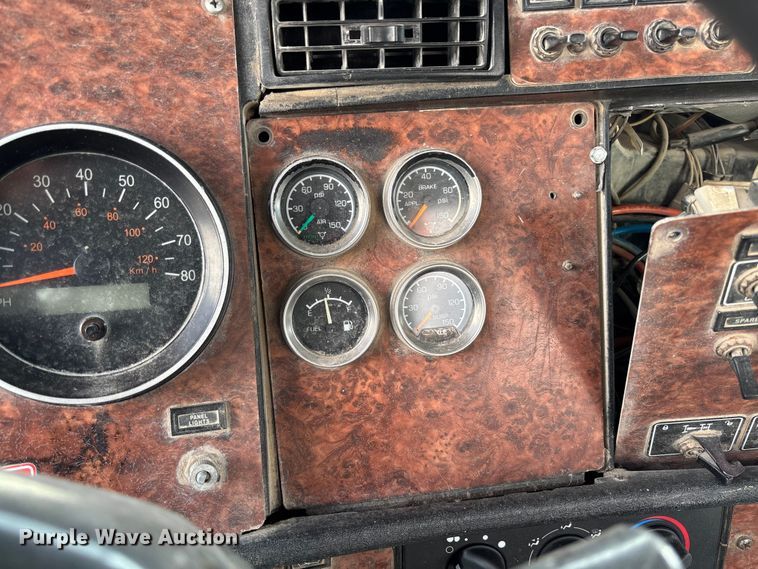 image for item FB3278 2004 Kenworth T800 ready mix truck