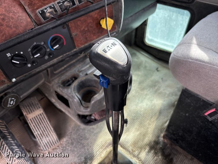 image for item FB3278 2004 Kenworth T800 ready mix truck