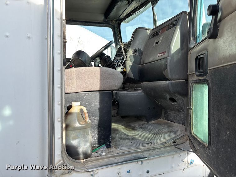 image for item FB3278 2004 Kenworth T800 ready mix truck