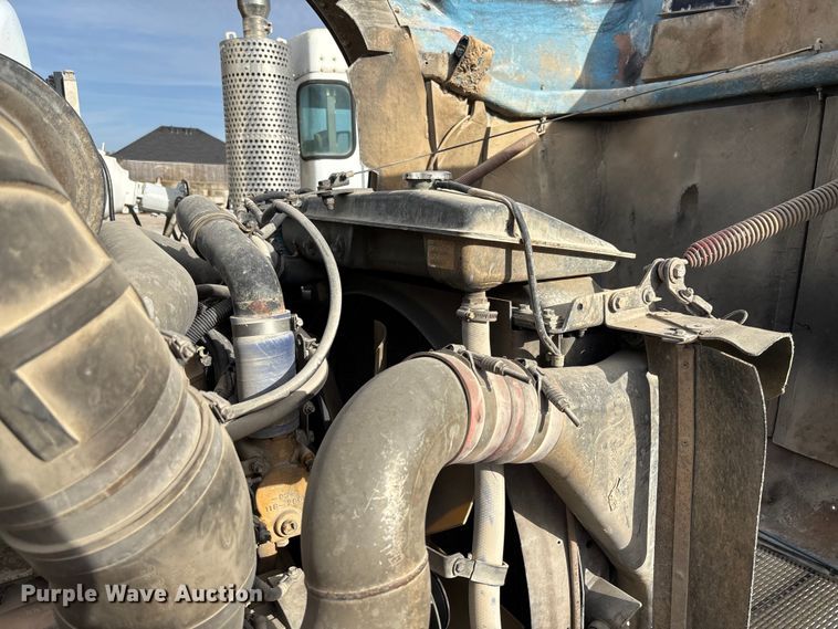 image for item FB3278 2004 Kenworth T800 ready mix truck