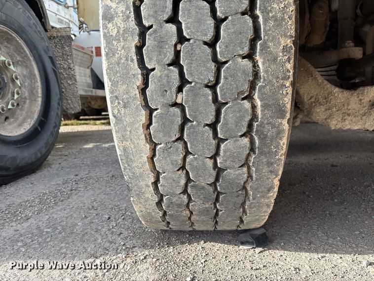 image for item FB3278 2004 Kenworth T800 ready mix truck