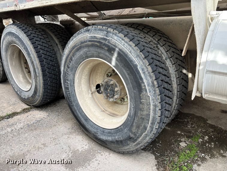 image for item FB3278 2004 Kenworth T800 ready mix truck