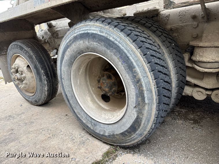 image for item FB3278 2004 Kenworth T800 ready mix truck