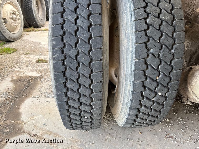 image for item FB3278 2004 Kenworth T800 ready mix truck