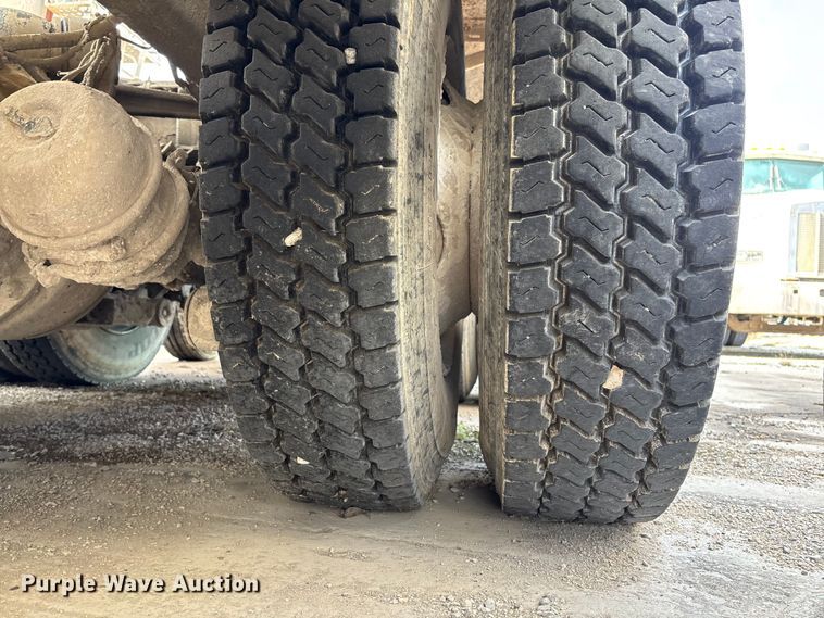 image for item FB3278 2004 Kenworth T800 ready mix truck