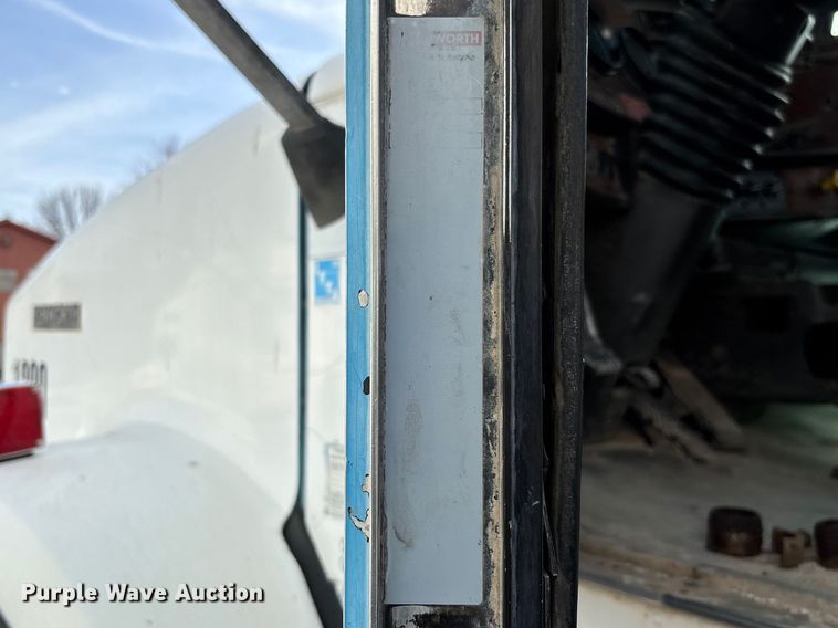 image for item FB3278 2004 Kenworth T800 ready mix truck