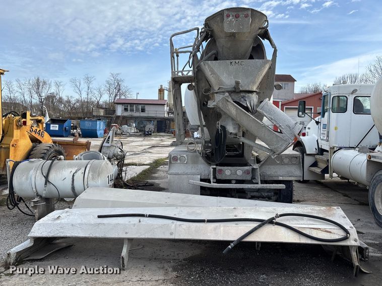 image for item FB3279 2009 Kenworth T800 ready mix truck