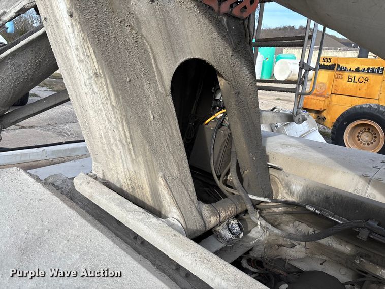 image for item FB3279 2009 Kenworth T800 ready mix truck