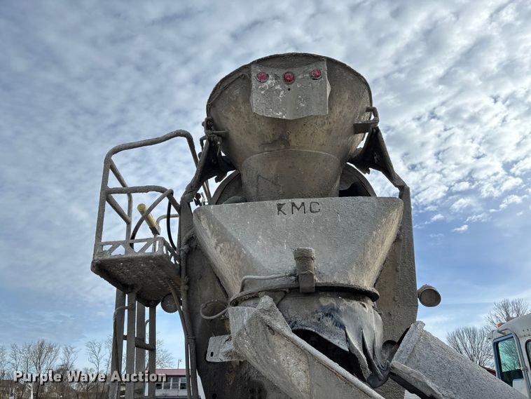 image for item FB3279 2009 Kenworth T800 ready mix truck