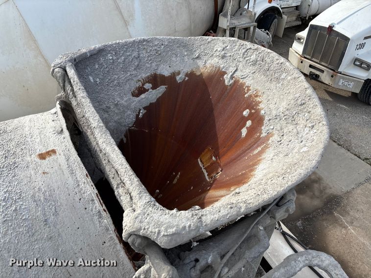 image for item FB3279 2009 Kenworth T800 ready mix truck