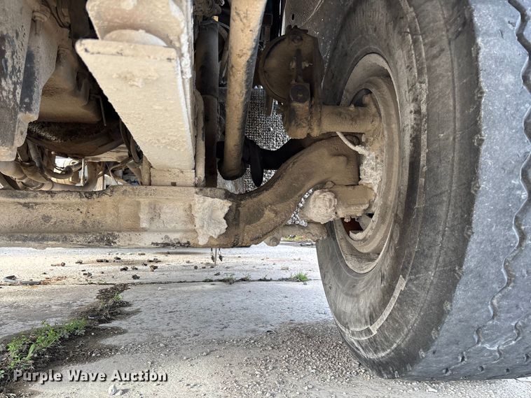 image for item FB3279 2009 Kenworth T800 ready mix truck