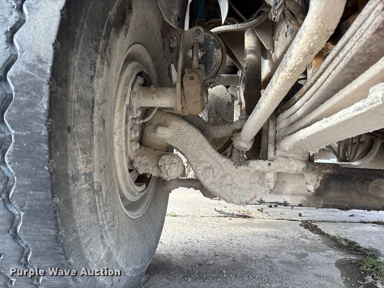 image for item FB3279 2009 Kenworth T800 ready mix truck