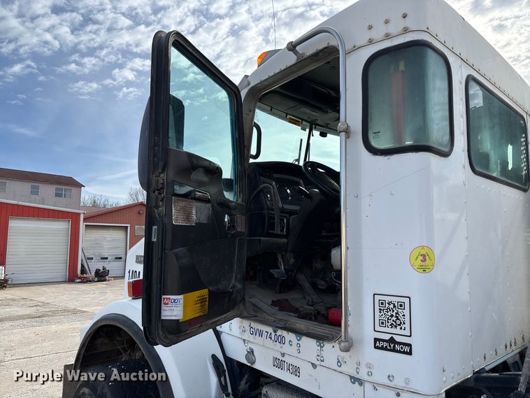 image for item FB3279 2009 Kenworth T800 ready mix truck