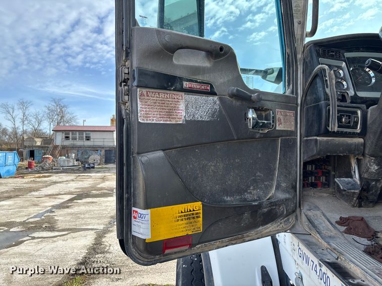 image for item FB3279 2009 Kenworth T800 ready mix truck