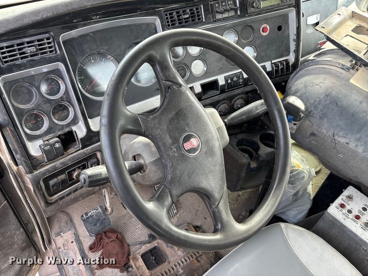 image for item FB3279 2009 Kenworth T800 ready mix truck