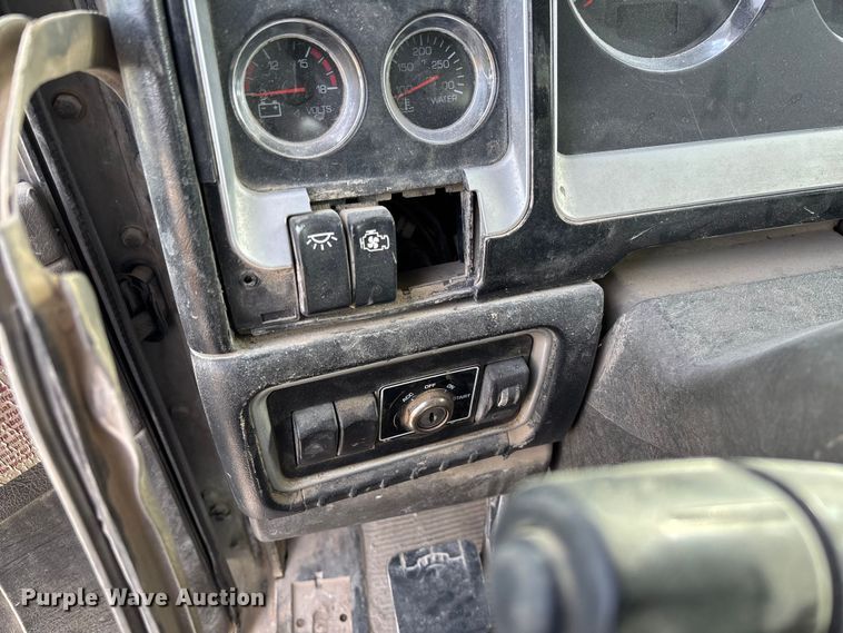 image for item FB3279 2009 Kenworth T800 ready mix truck