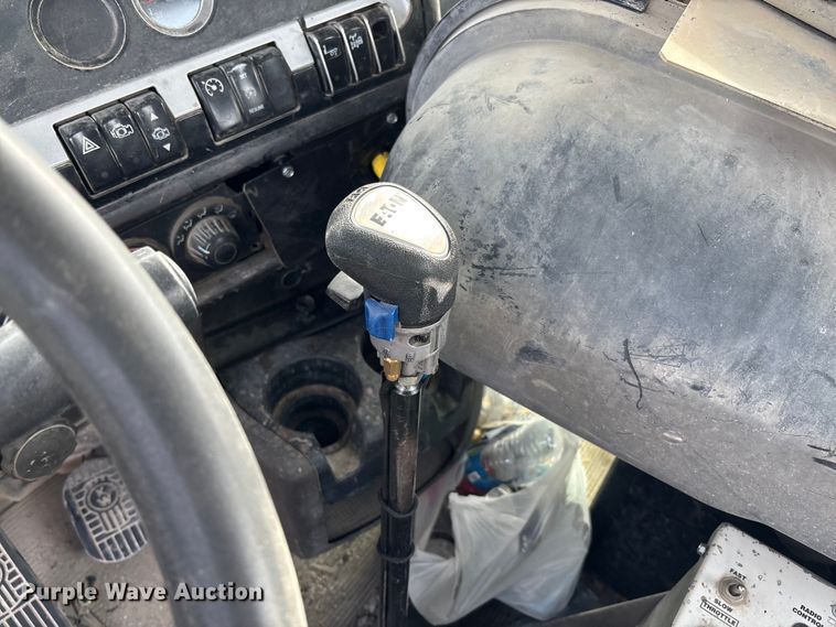 image for item FB3279 2009 Kenworth T800 ready mix truck