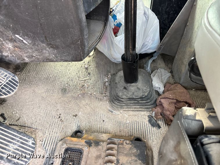 image for item FB3279 2009 Kenworth T800 ready mix truck