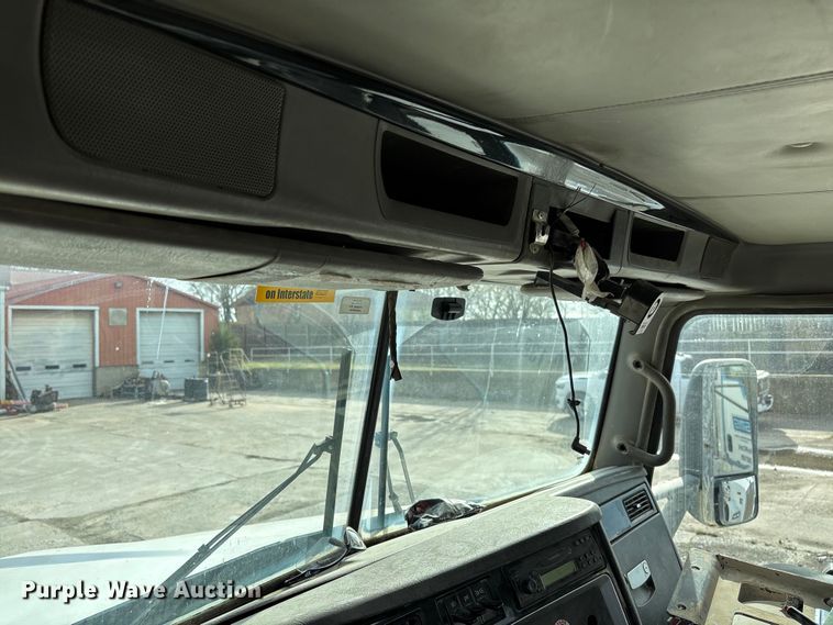 image for item FB3279 2009 Kenworth T800 ready mix truck