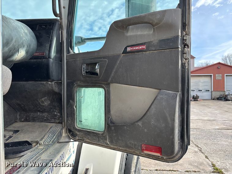 image for item FB3279 2009 Kenworth T800 ready mix truck