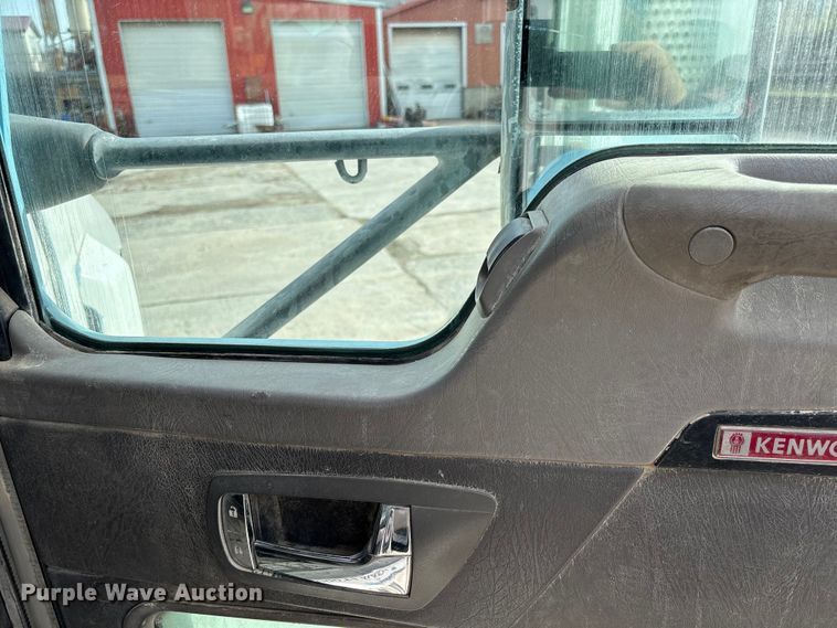 image for item FB3279 2009 Kenworth T800 ready mix truck