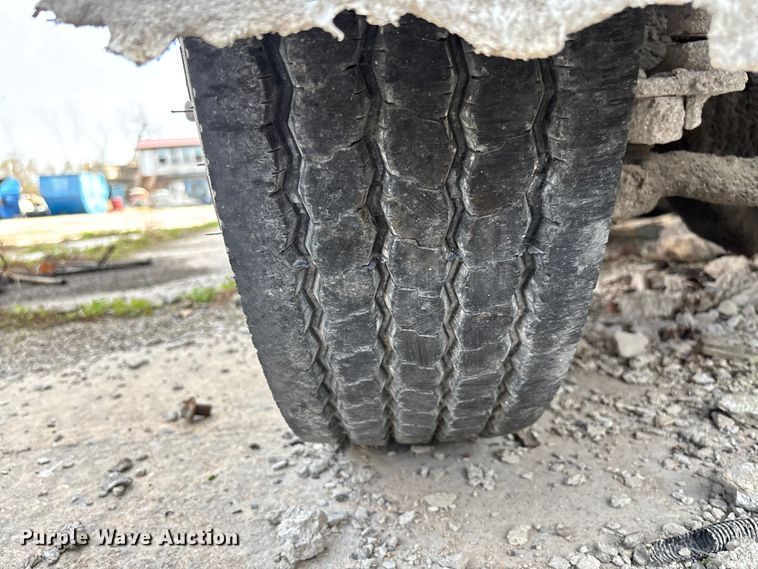 image for item FB3279 2009 Kenworth T800 ready mix truck