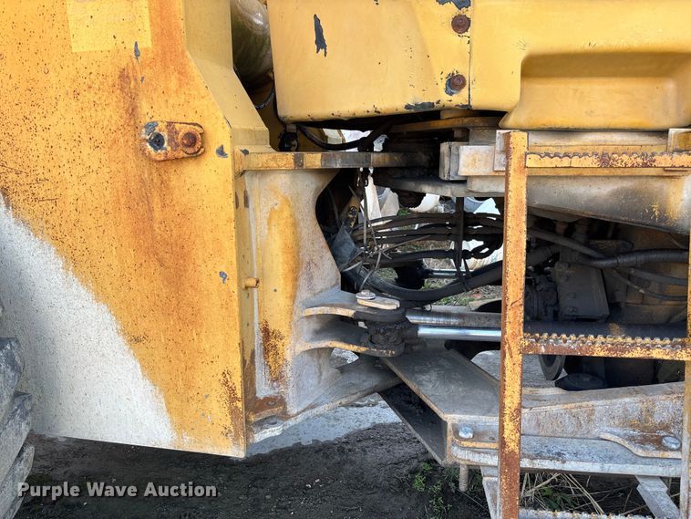 image for item FB3280 1993 John Deere 544G wheel loader