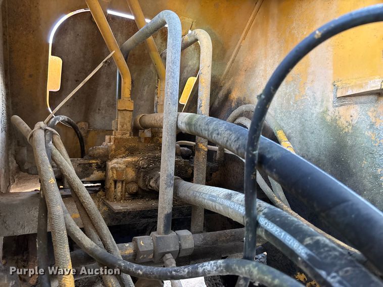 image for item FB3280 1993 John Deere 544G wheel loader