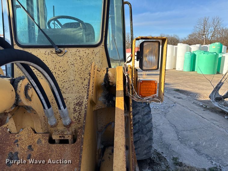 image for item FB3280 1993 John Deere 544G wheel loader