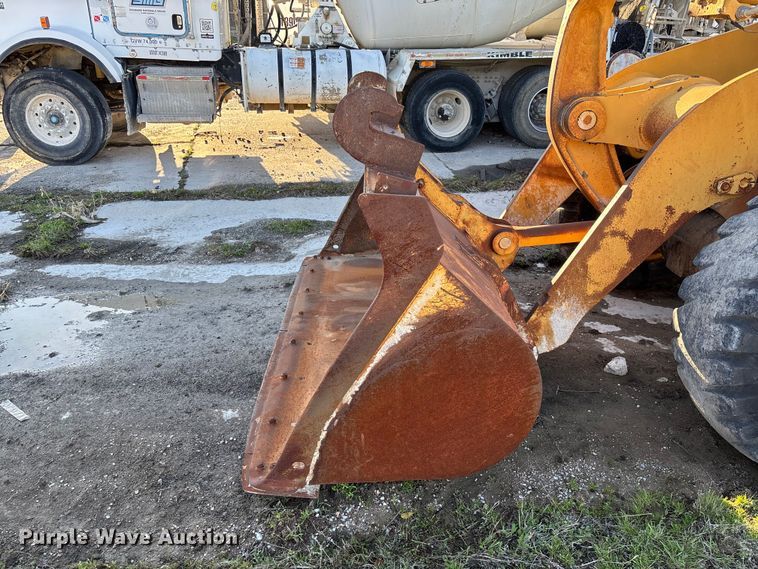 image for item FB3280 1993 John Deere 544G wheel loader