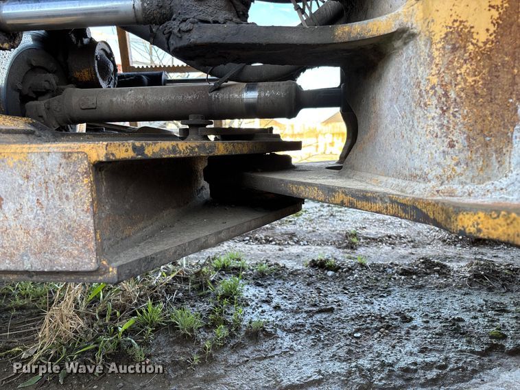 image for item FB3280 1993 John Deere 544G wheel loader