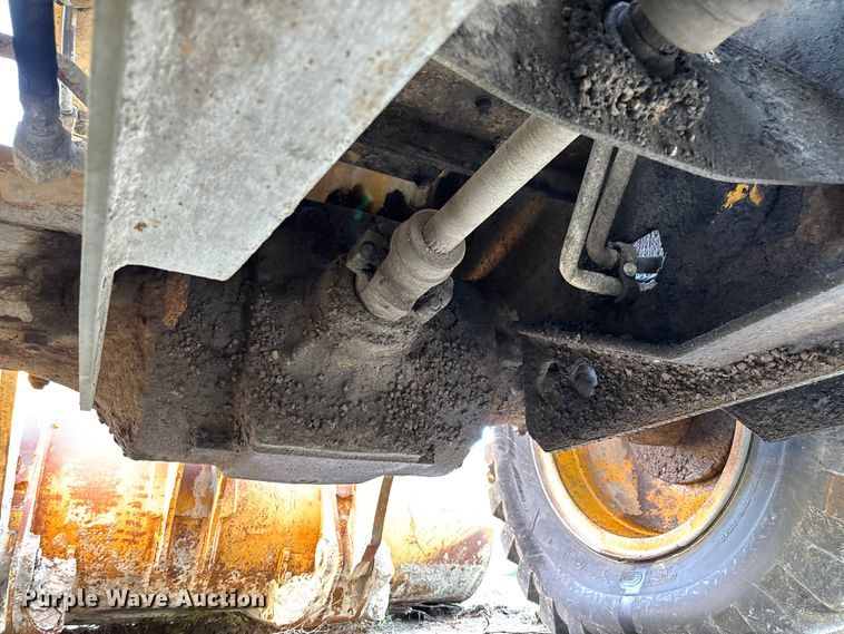 image for item FB3280 1993 John Deere 544G wheel loader