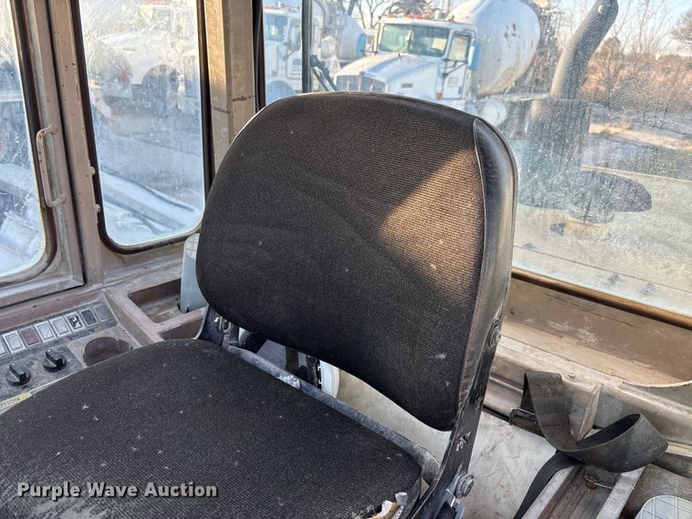 image for item FB3280 1993 John Deere 544G wheel loader