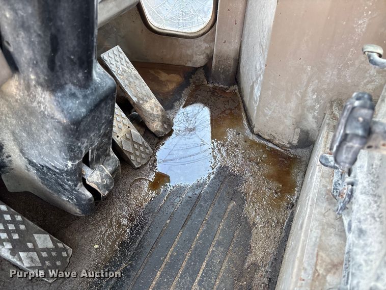 image for item FB3280 1993 John Deere 544G wheel loader