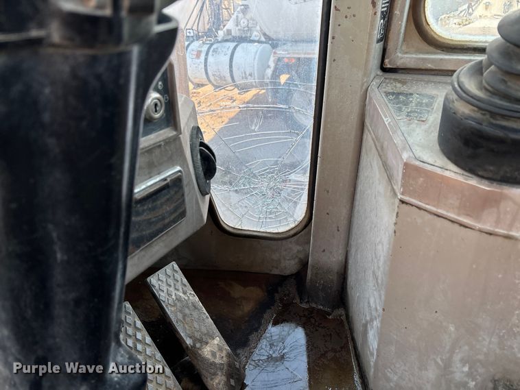 image for item FB3280 1993 John Deere 544G wheel loader