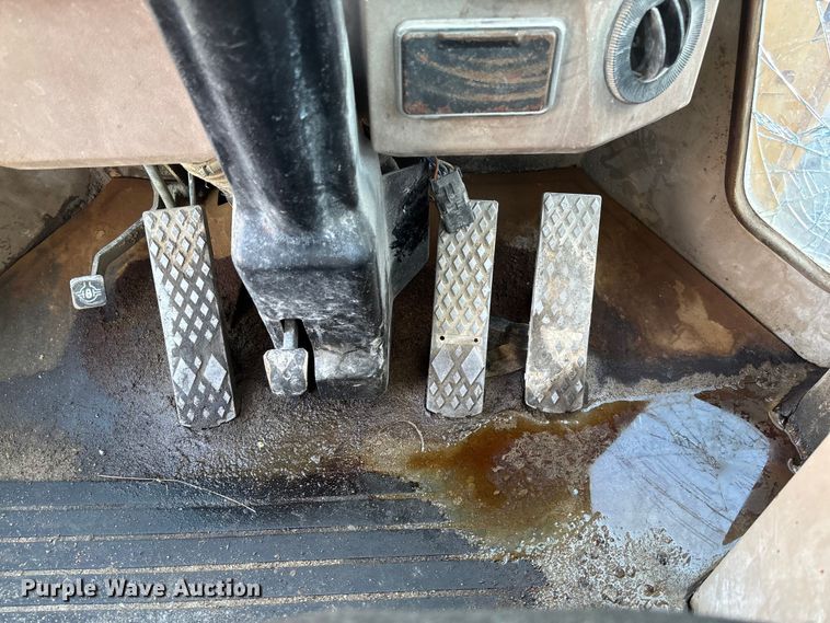 image for item FB3280 1993 John Deere 544G wheel loader