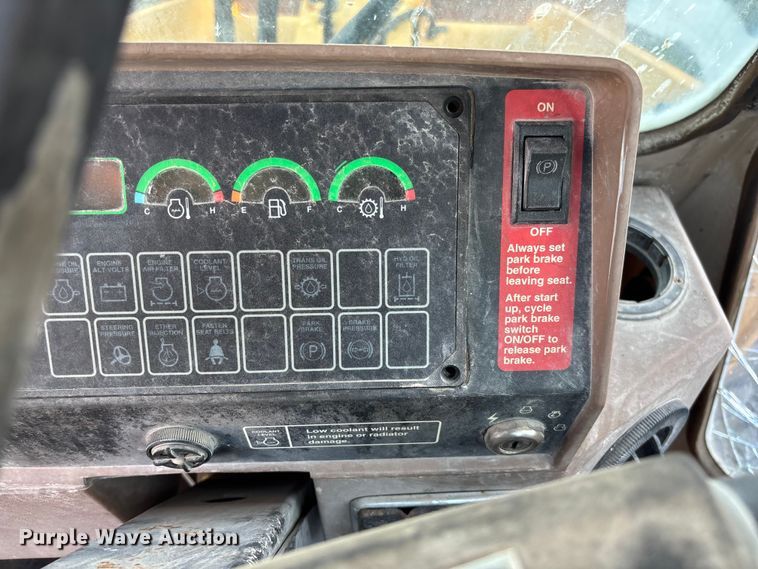 image for item FB3280 1993 John Deere 544G wheel loader