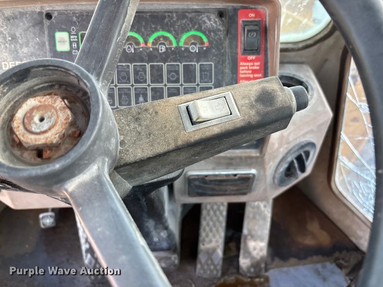 image for item FB3280 1993 John Deere 544G wheel loader