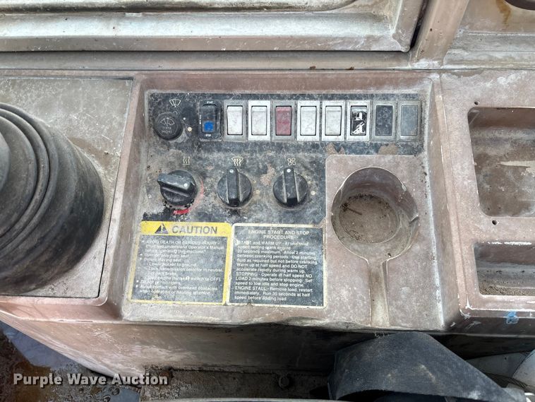 image for item FB3280 1993 John Deere 544G wheel loader