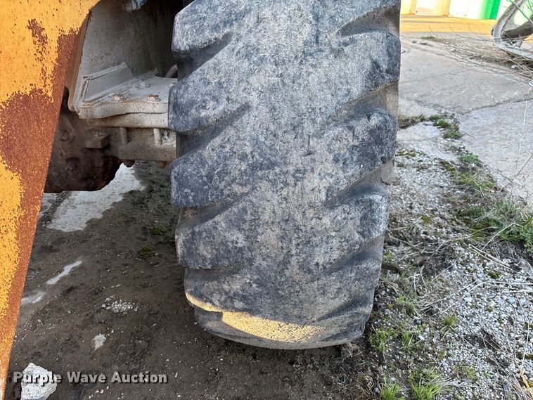 image for item FB3280 1993 John Deere 544G wheel loader