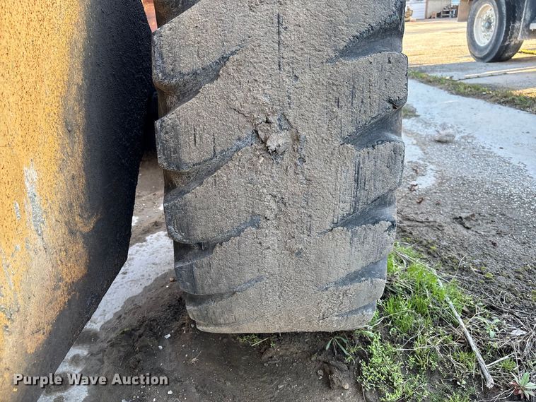 image for item FB3280 1993 John Deere 544G wheel loader