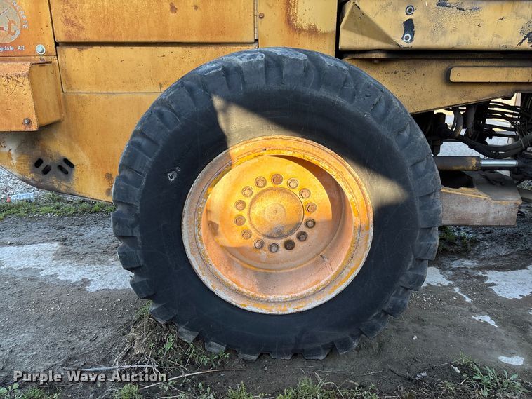 image for item FB3280 1993 John Deere 544G wheel loader