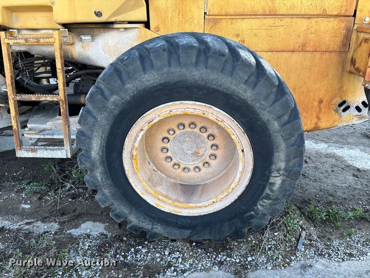 image for item FB3280 1993 John Deere 544G wheel loader