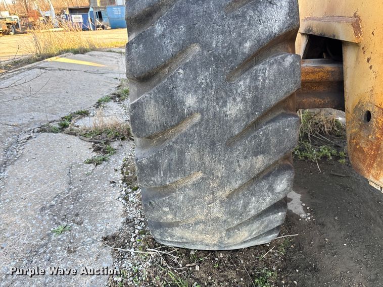 image for item FB3280 1993 John Deere 544G wheel loader